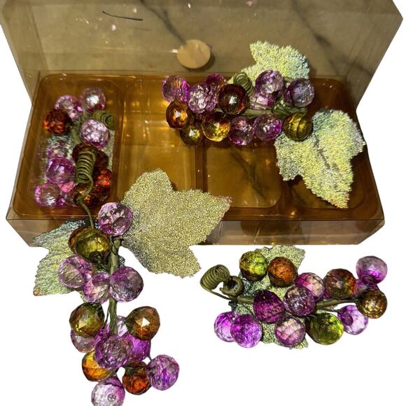 4 NEW Vintage Faceted Acrylic Grapes Cluster Red Purple Pink Ombré Sugared Leaf - Picture 1 of 11